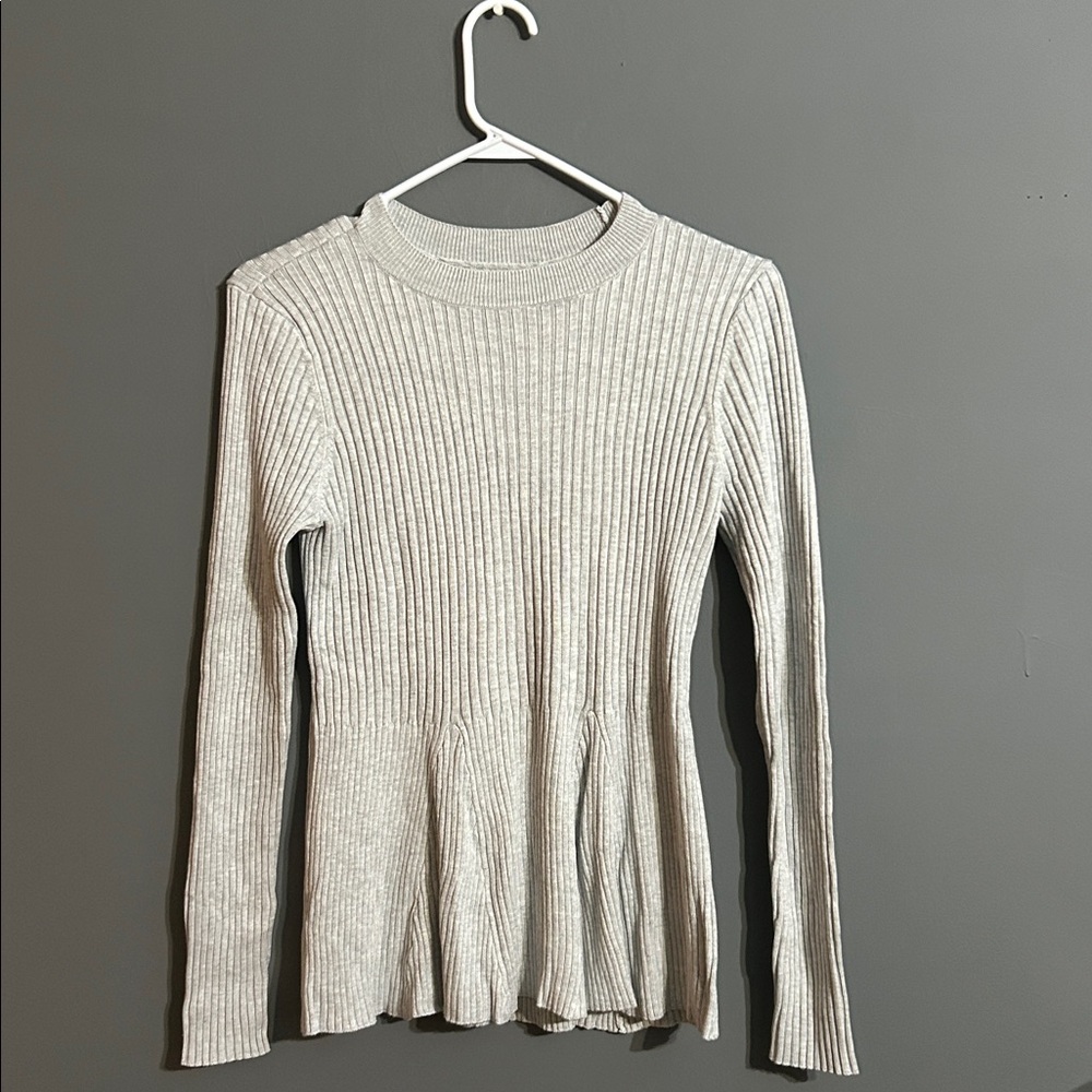 VENUS Gray Ribbed Knit Sweater